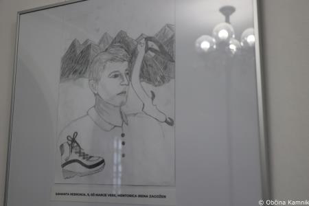 V prostorih občinske stavbe na ogled razstava literarnih in likovnih del na temo Častni občan Kamnika (70)